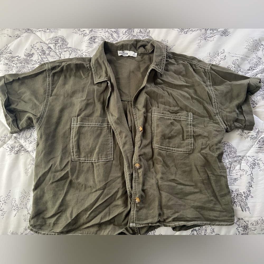 Green Hollister Cropped Button-Down